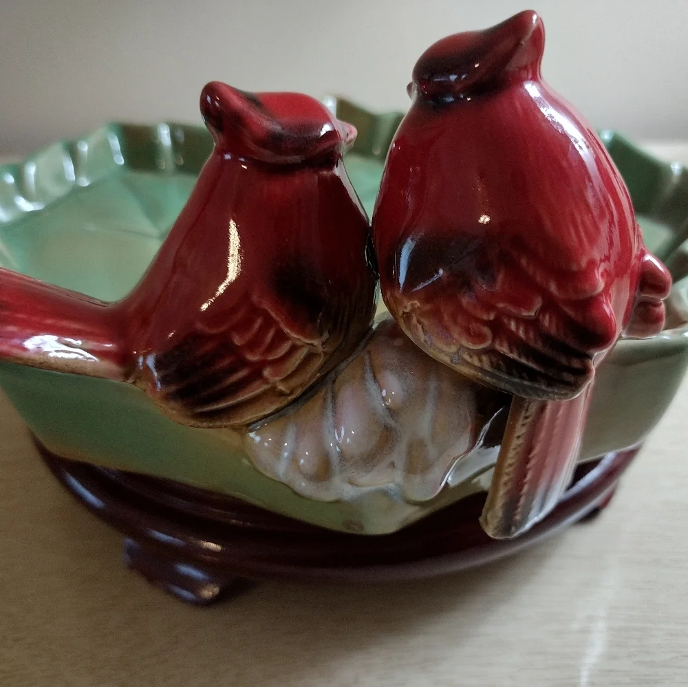 Vintage Art Pottery Green Maple Leaf w/Perched Cardinal Pair